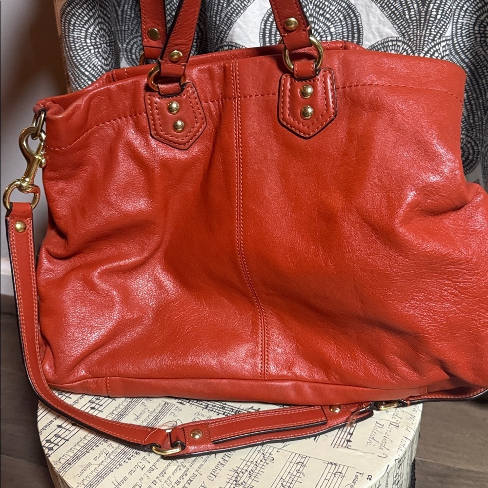 Coach Ashley leather carryall bag in a bright orange color w/ gold tone hardware - Picture 4 of 10